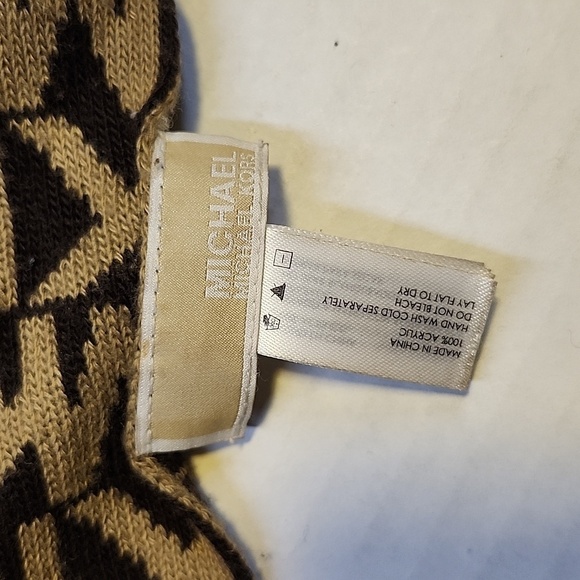 Michael Kors Scarf - Picture 3 of 7
